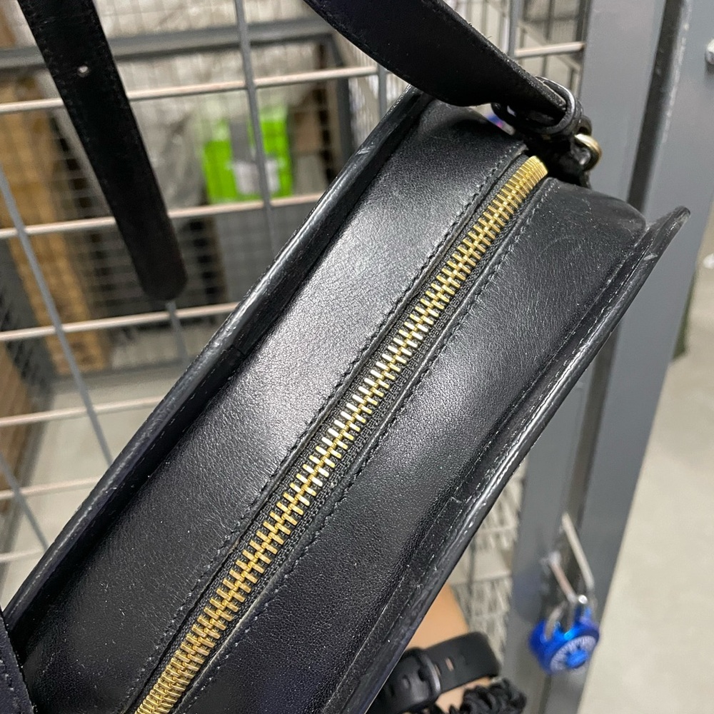 APC half moon bag - Picture 8 of 9